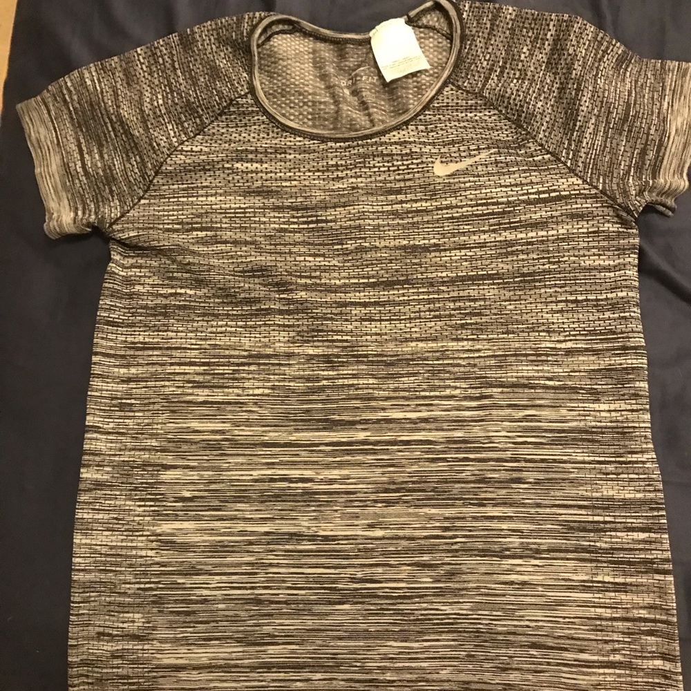 Nike dri for knit running top